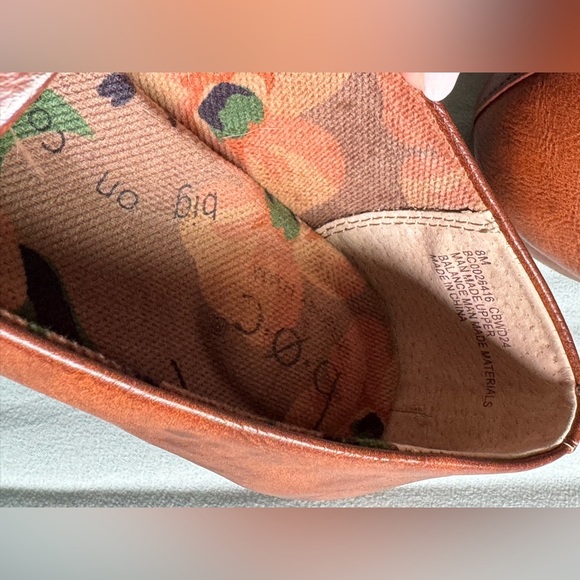 b.o.c. Brown Leather Slip-On Loafers size 8 - Picture 6 of 6